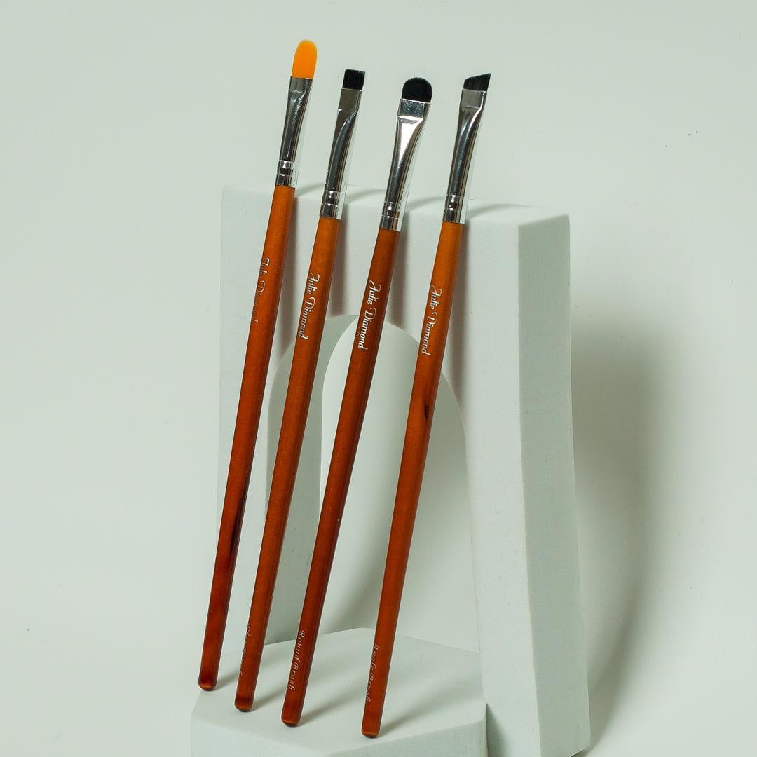 Julie Diamond Angle Brush for Brows 1pc