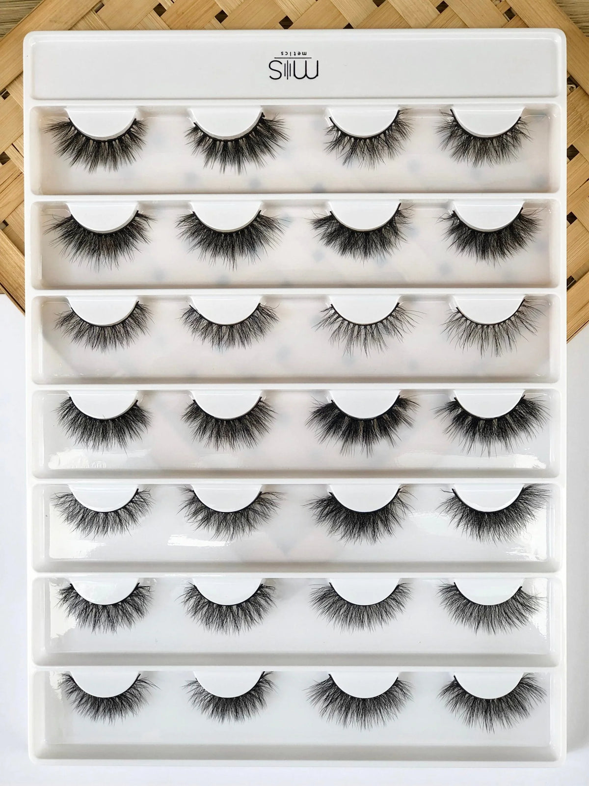 Msmetics Elle Set – 14 Pairs of Natural Wispy False Eyelashes